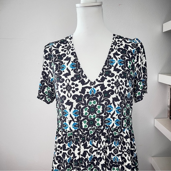 Boden blue & white v-neckk tiered maxi size 8p - Picture 4 of 15